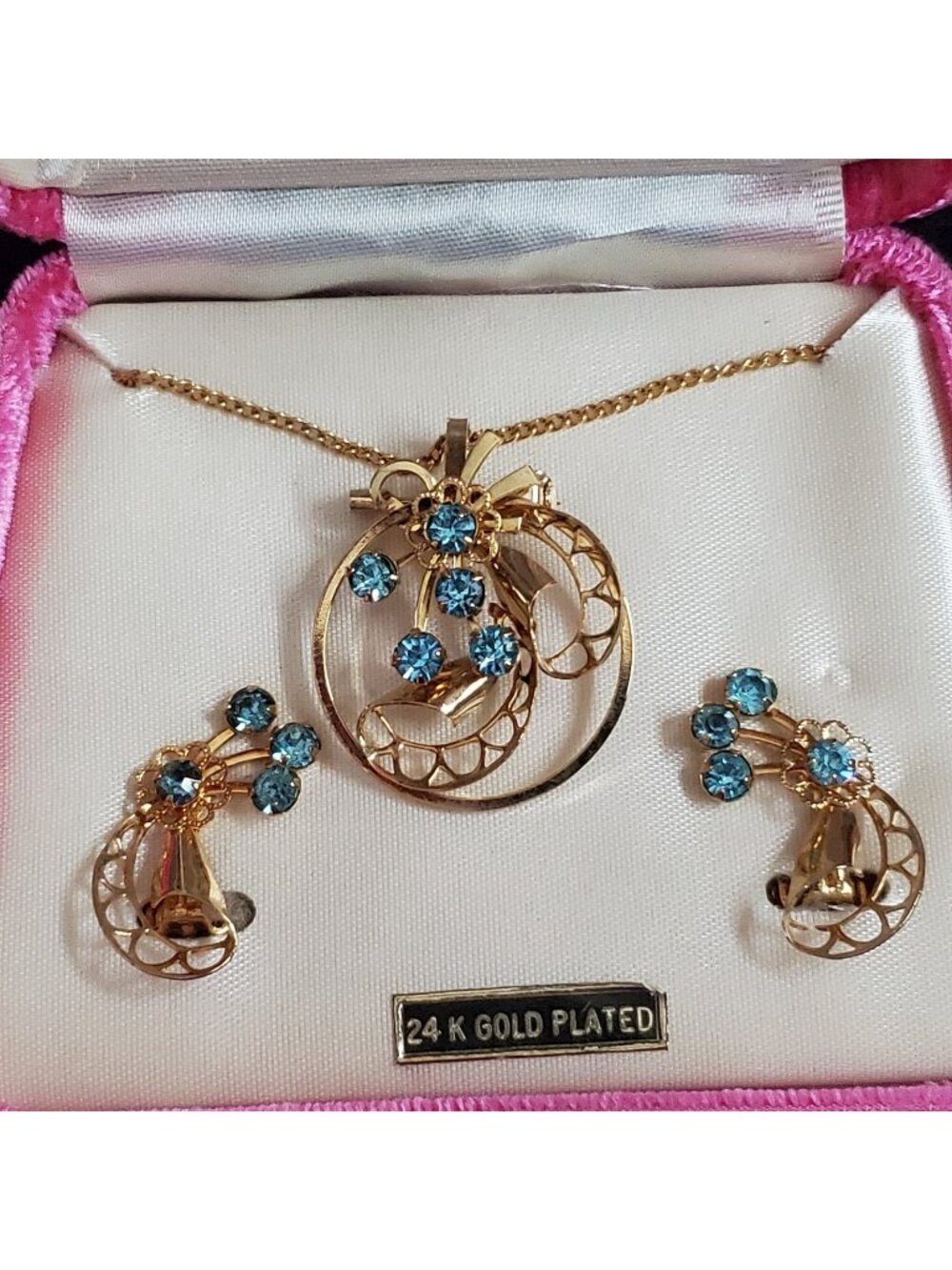 Vintage Rhinestone Pendant Earring Set Gold Tone Blue Clip On